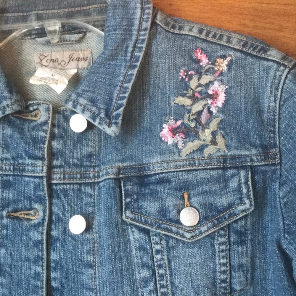 Denim Jeans Jacket Floral embroidery NWT - Picture 3 of 9